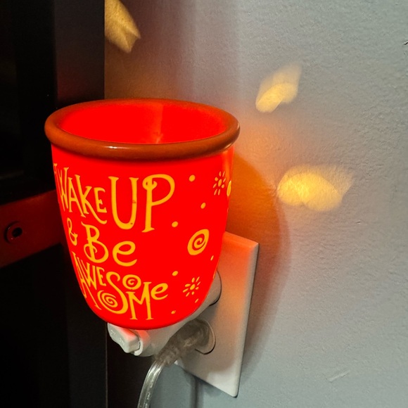 Scentsy Warmer Wake Up and Be Awesome Mini Warmer retired Nightlight - Picture 4 of 9